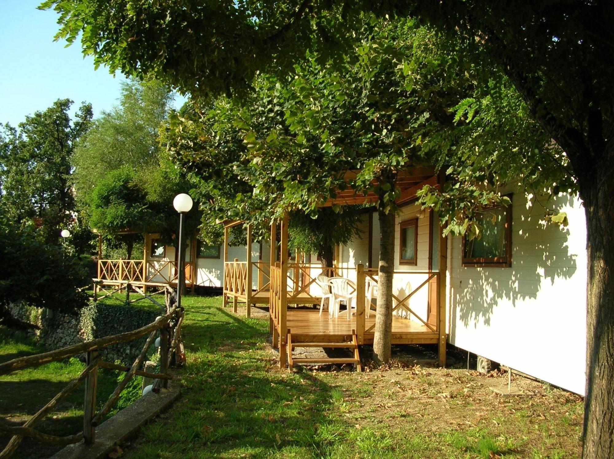Campeggio Pian Dei Boschi Pietra Ligure Exterior foto